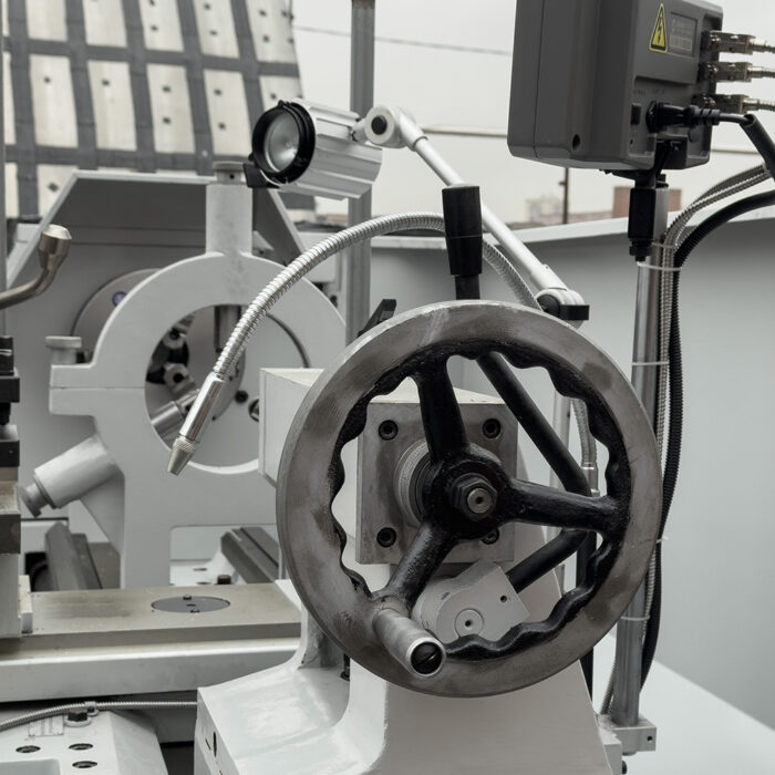 SPV-1500/660 универсальный токарный станок  с УЦИ