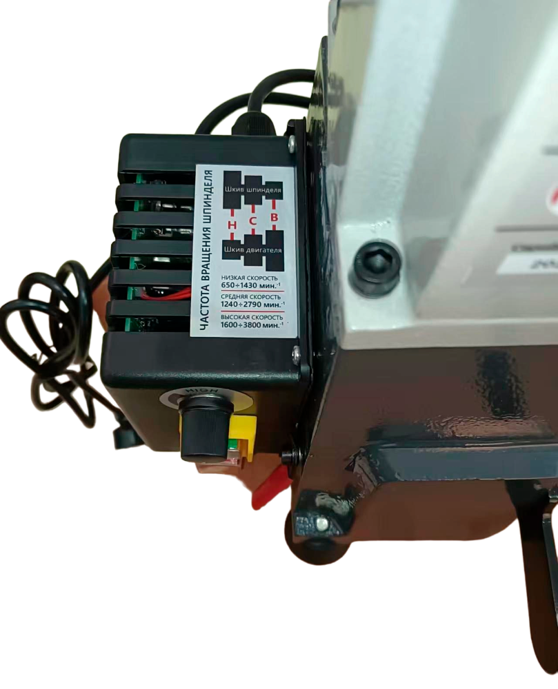 ТОКАРНЫЙ СТАНОК ПО ДЕРЕВУ REALREZ R-1218VD 550 W