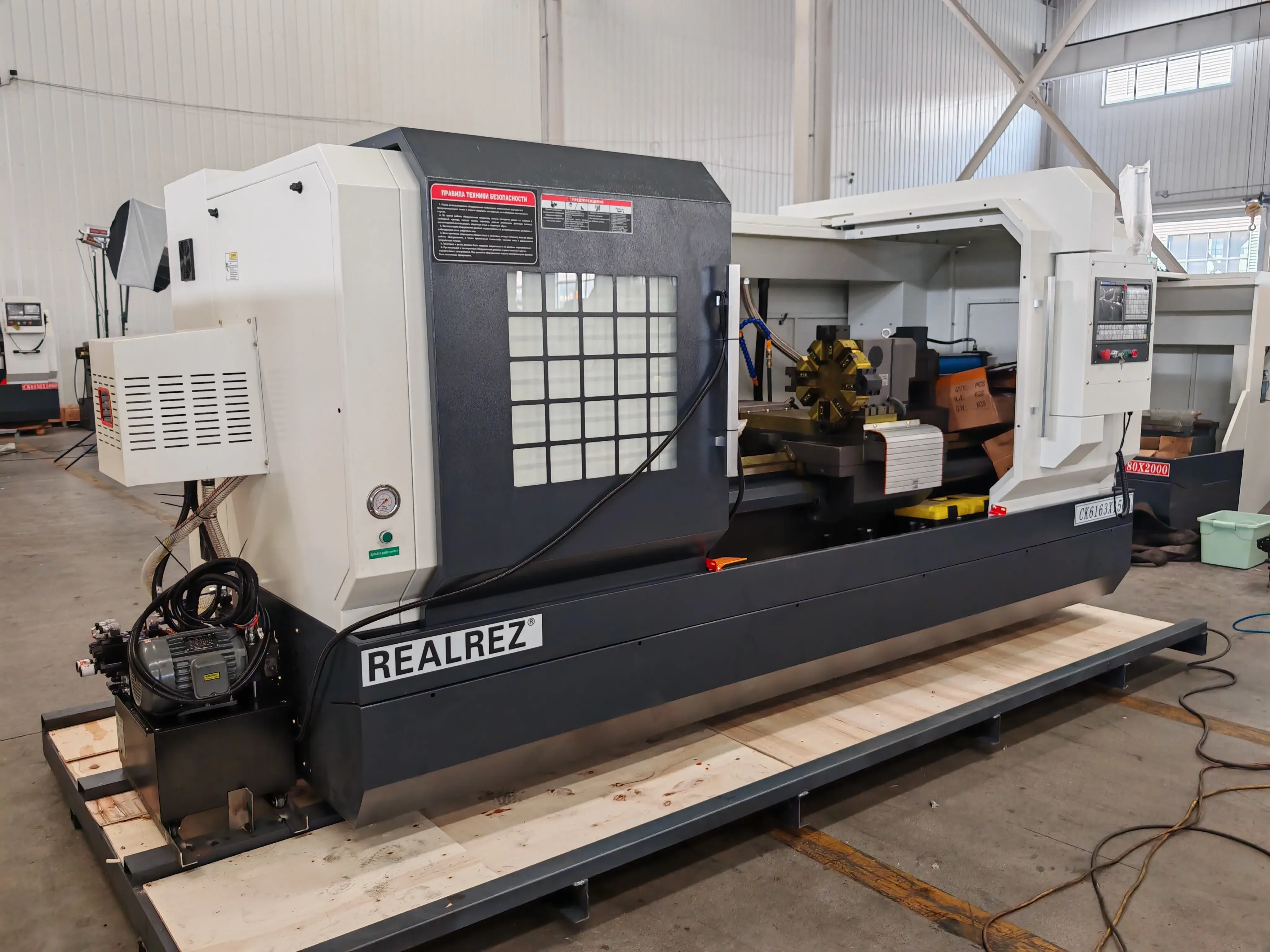 Токарный станок с ЧПУ Realrez CK 6163х1500 (GSK980TDC)