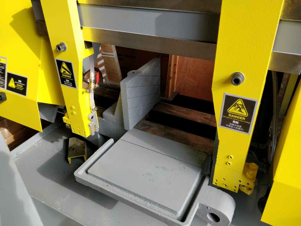 СТАНОК ЛЕНТОЧНОПИЛЬНЫЙ ПОЛУАВТОМАТИЧЕСКИЙ REALREZ GB4030