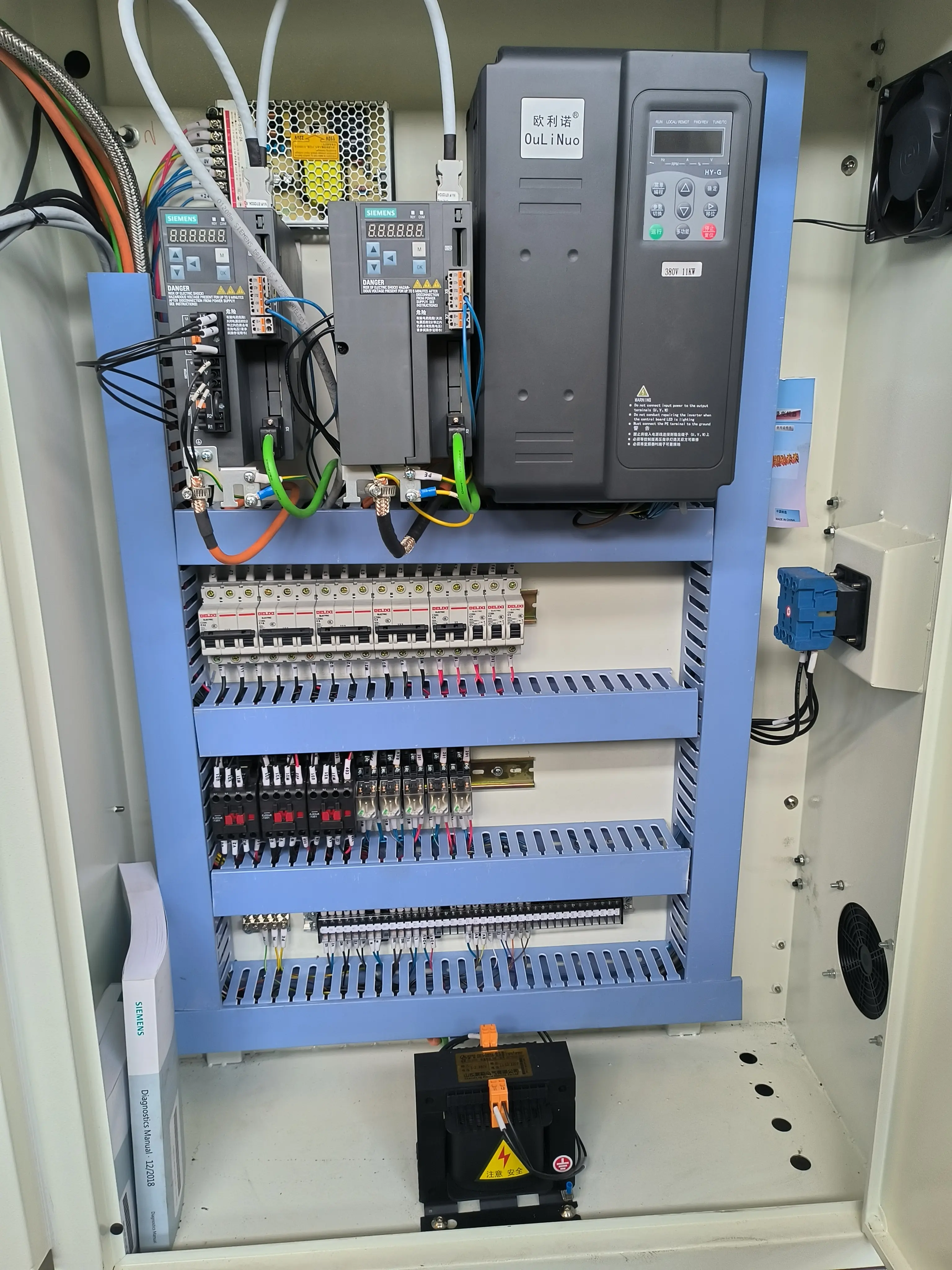 Токарный станок с ЧПУ REALREZ CK 6150х750 SAM6