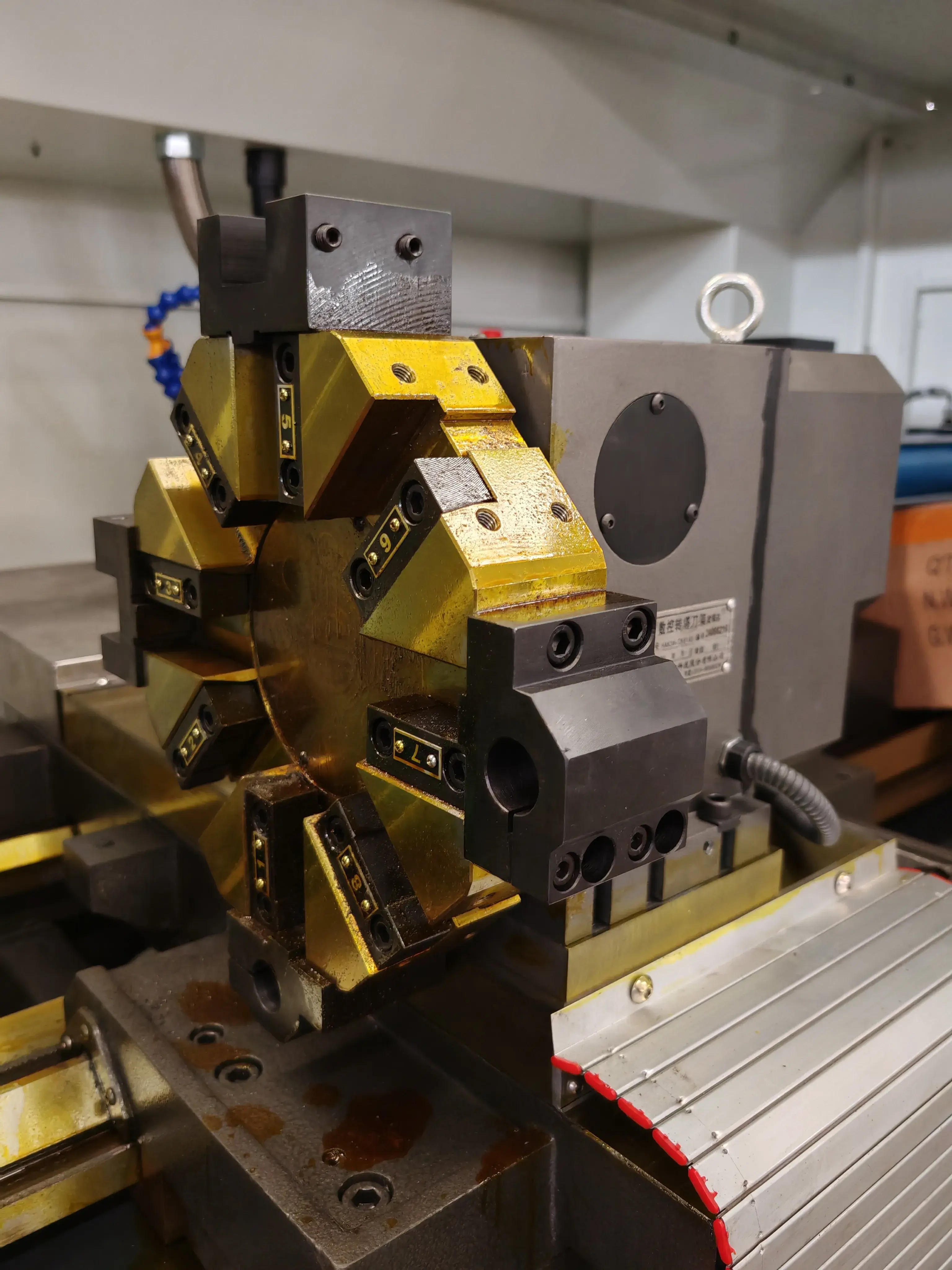 Токарный станок с ЧПУ Realrez CK 6163х1500 (GSK980TDC)