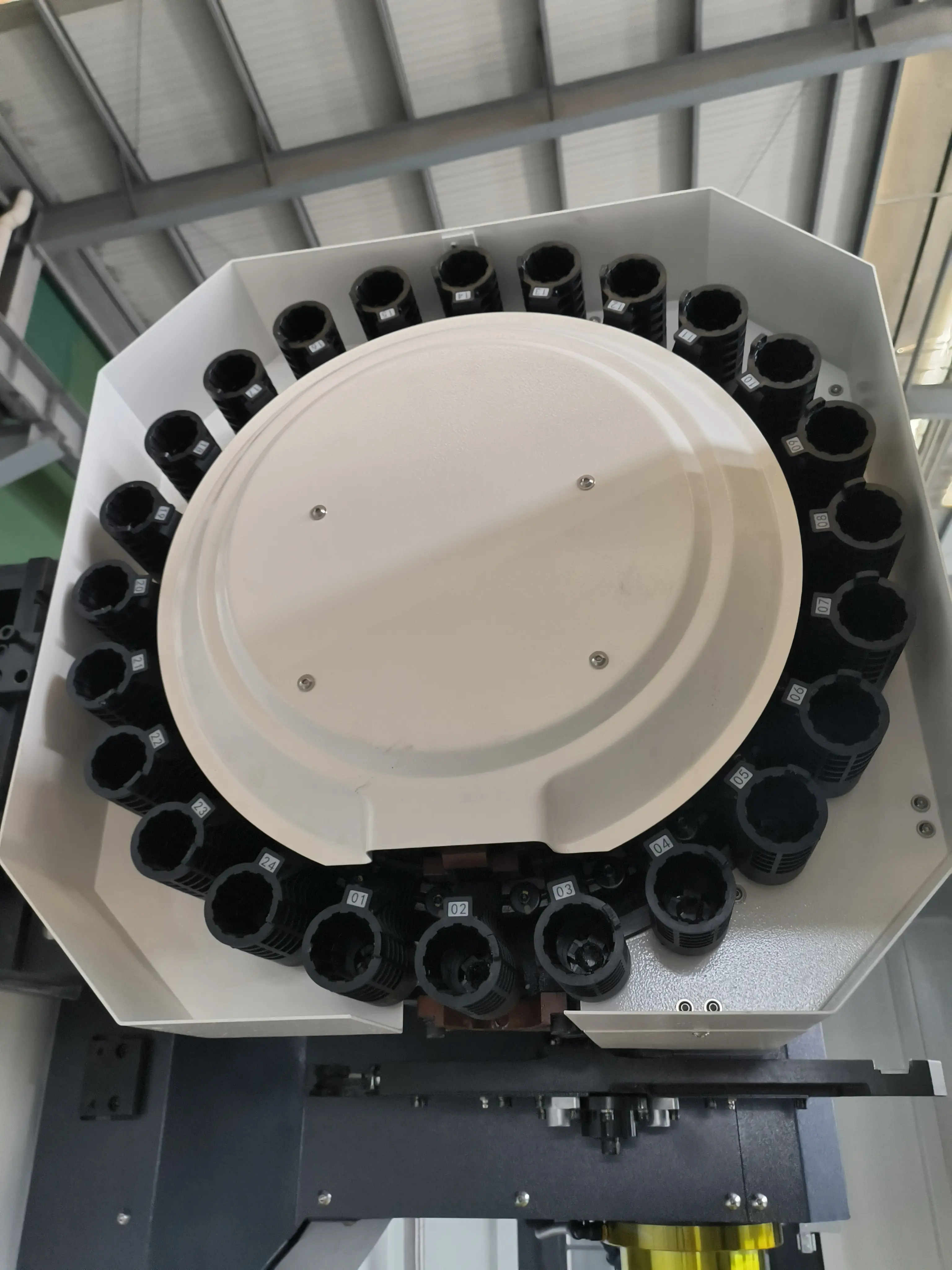 Фрезерный обрабатывающий центр с ЧПУ VMC855 (Fanuc Oi-MF tf plus)