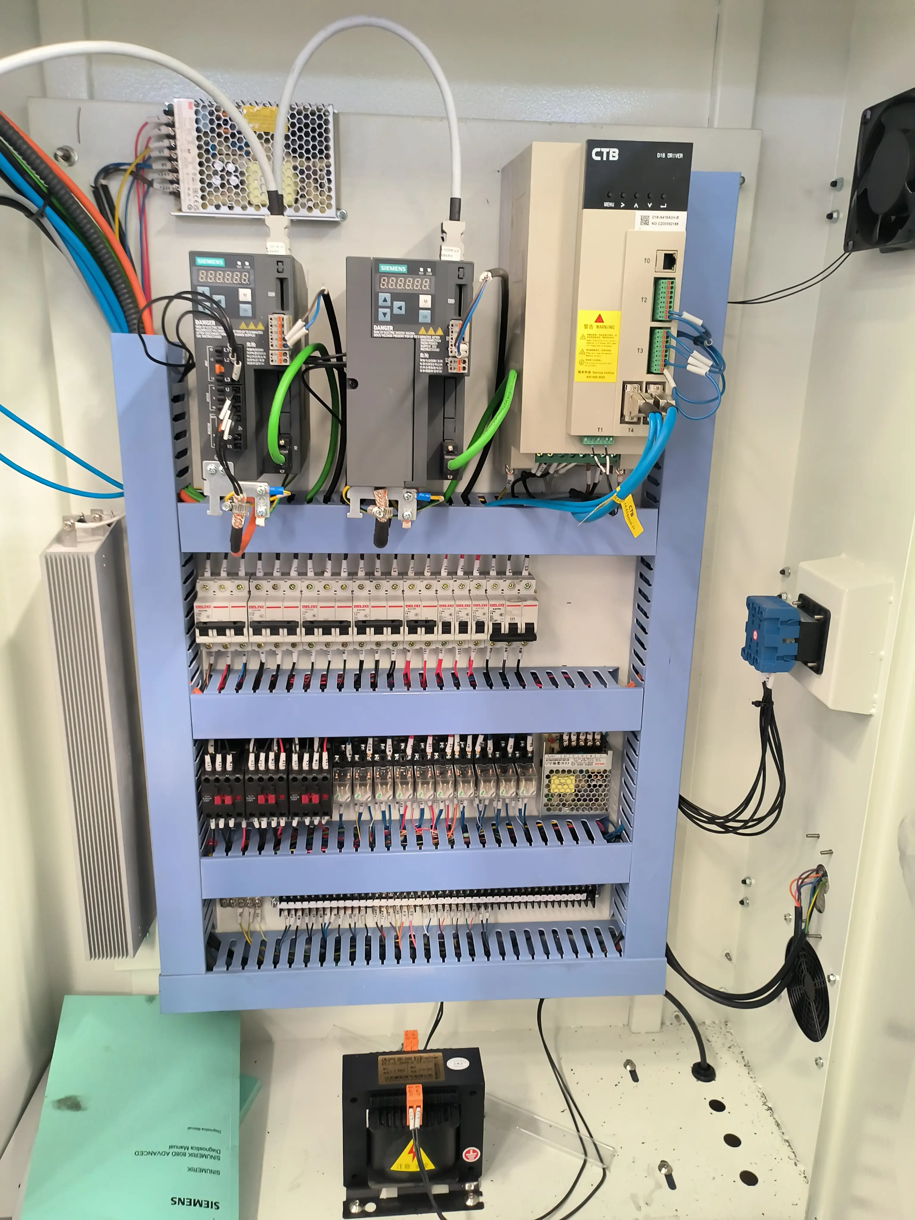 Токарный станок с ЧПУ REALREZ CK 6150х1000 SERVO + VDI