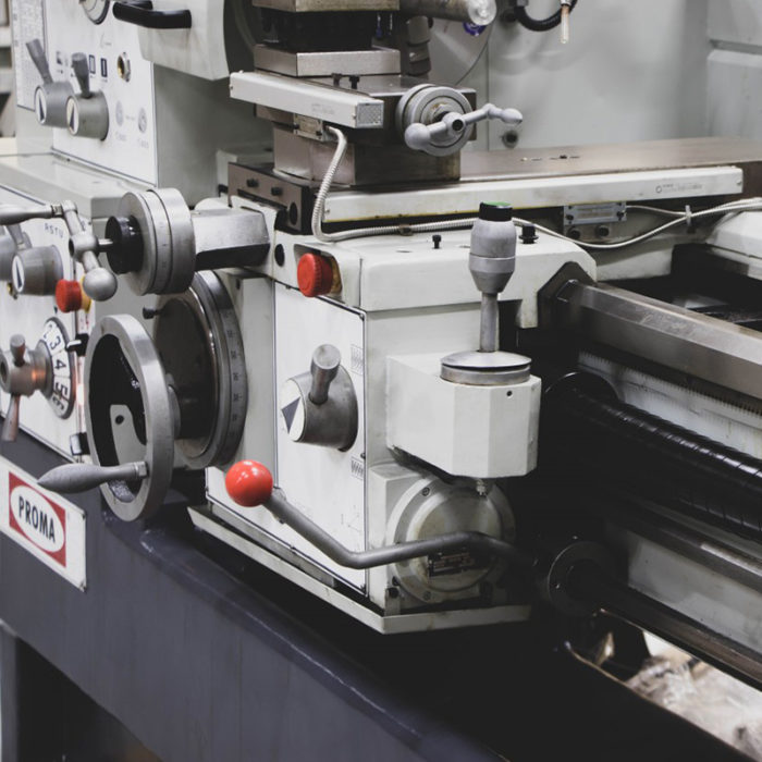 SPF-1000PS универсальный токарный станок с УЦИ