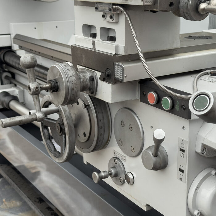 SPV-1500/660 универсальный токарный станок  с УЦИ