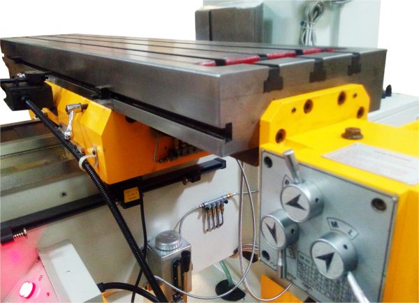 Фрезерный станок с УЦИ VISPROM FHX-55PD