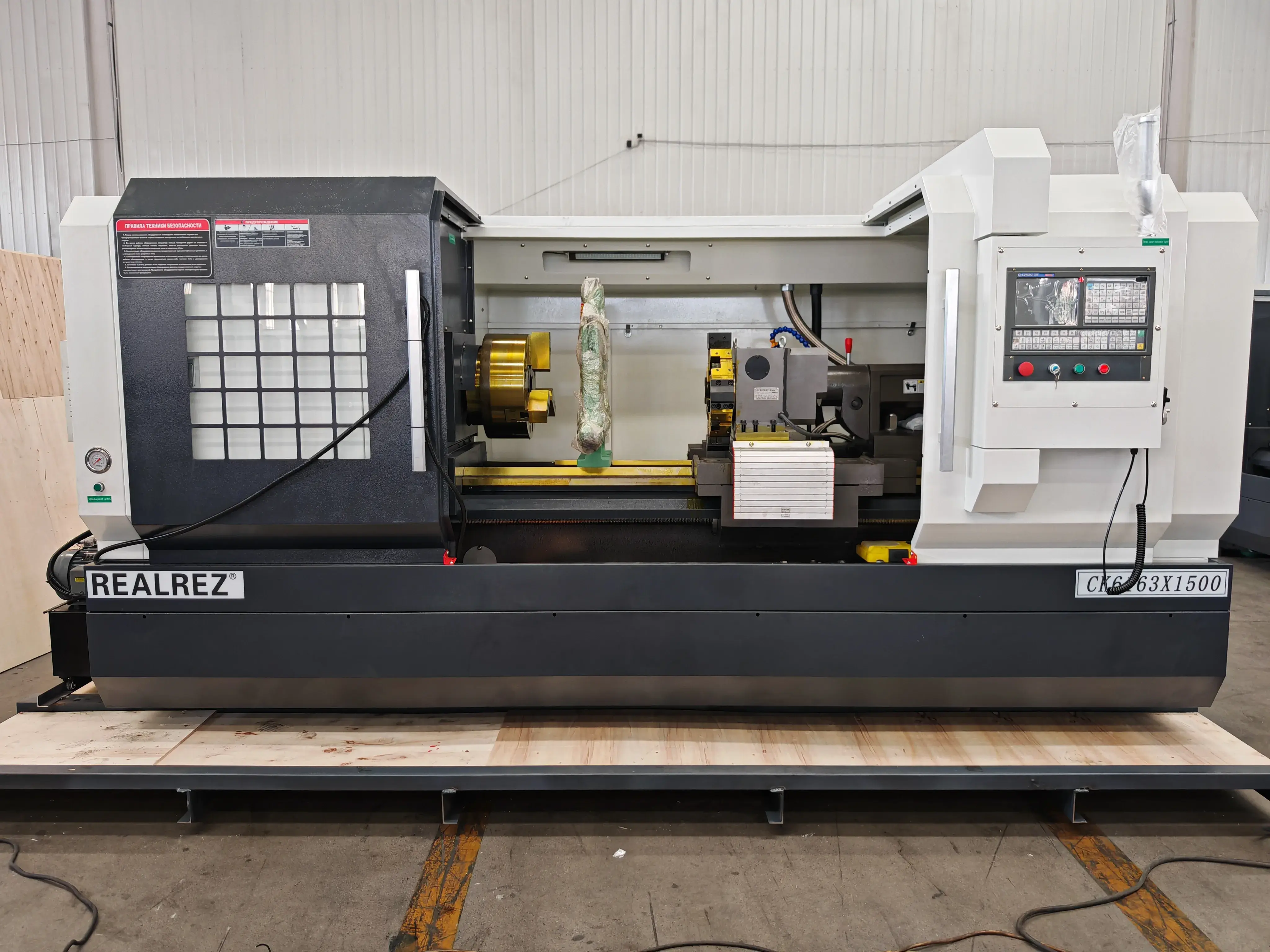 Токарный станок с ЧПУ Realrez CK 6163х1500 (GSK980TDC)