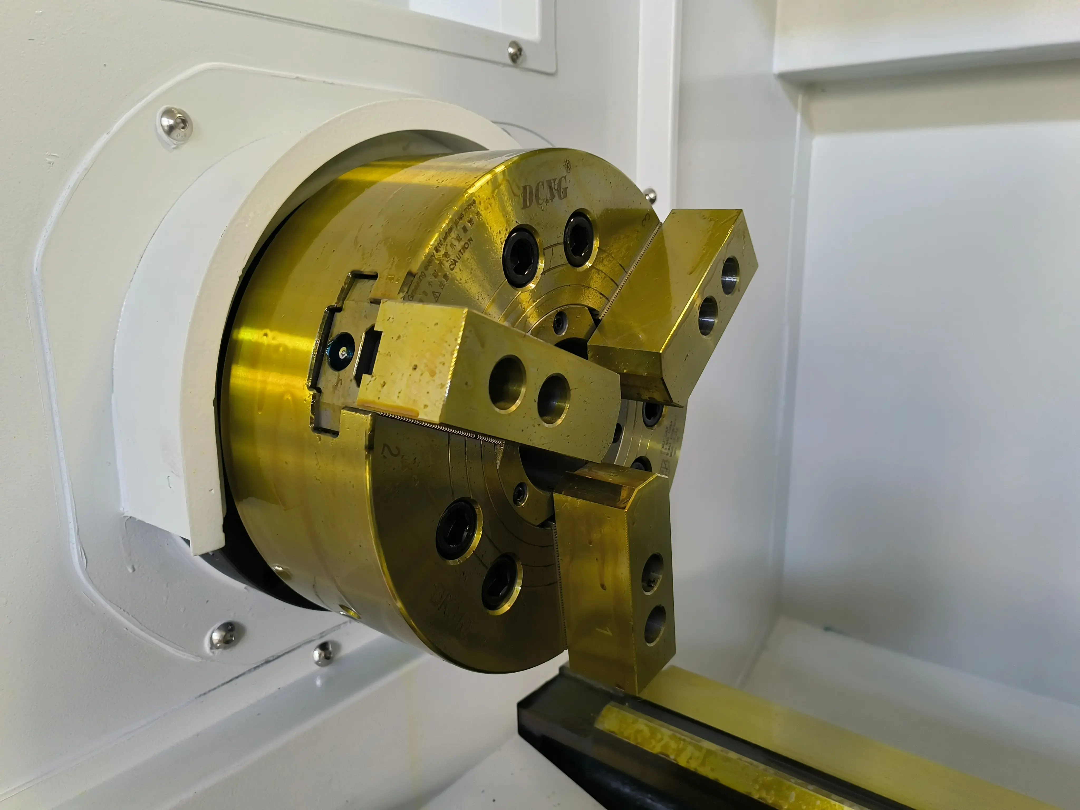 Токарный станок с ЧПУ REALREZ CK 6150х1000 SERVO + VDI