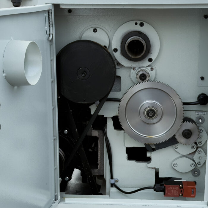 SPZ-1000 универсальный токарный станок с УЦИ