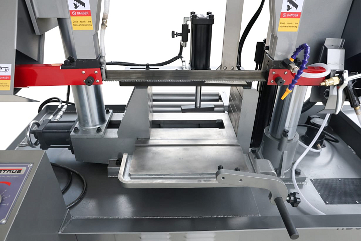 JET HBS-1616DCПолуавтоматический ленточнопильный станок по металлу