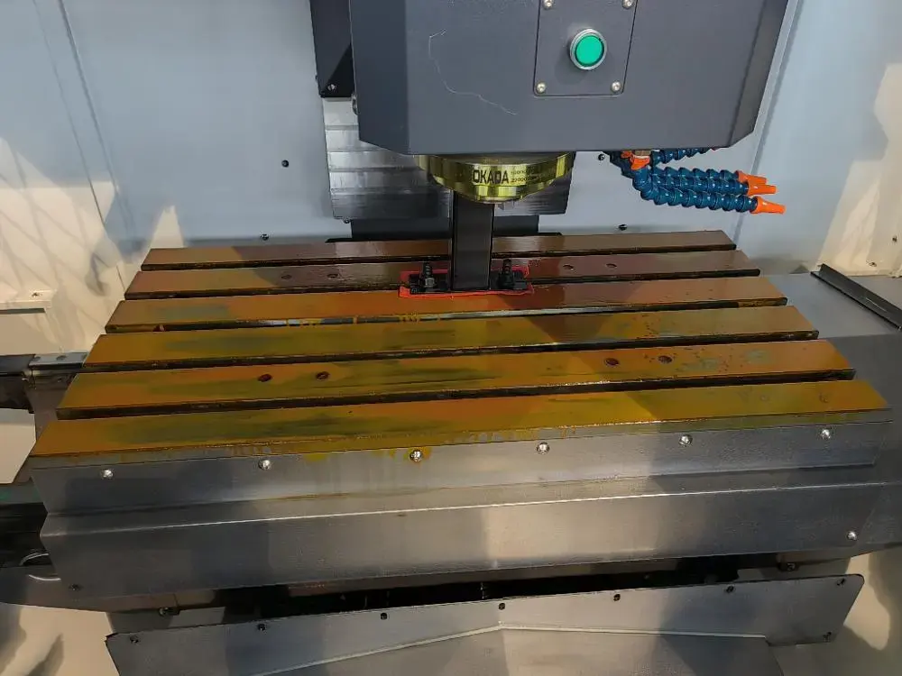 Фрезерный обрабатывающий центр с ЧПУ VMC850 (Siemens 828D)