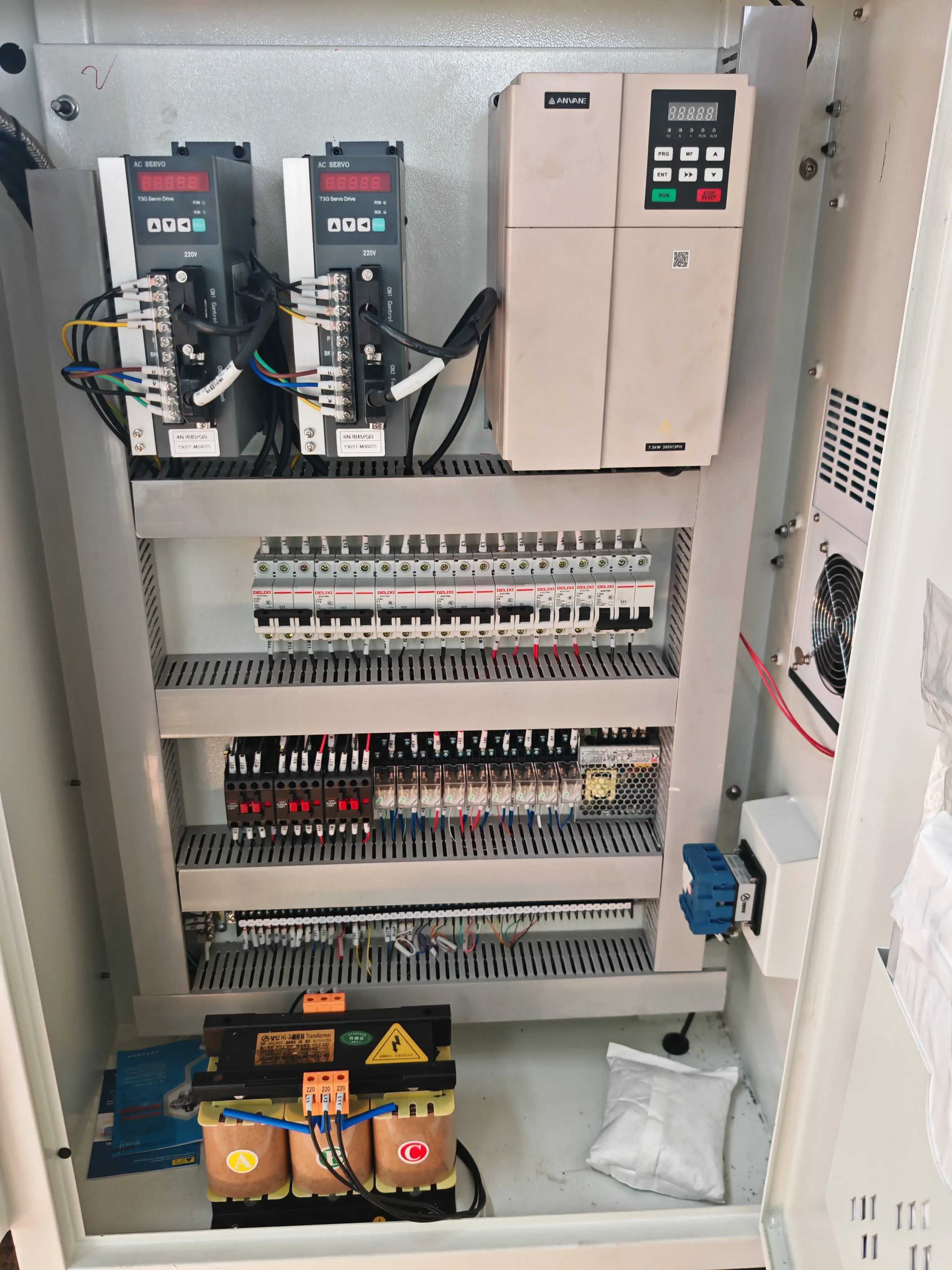 Токарный станок с ЧПУ Realrez CK 6140х750 GAH8