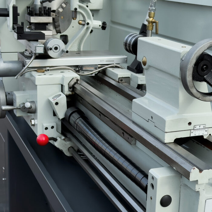 SPZ-1000 универсальный токарный станок с УЦИ