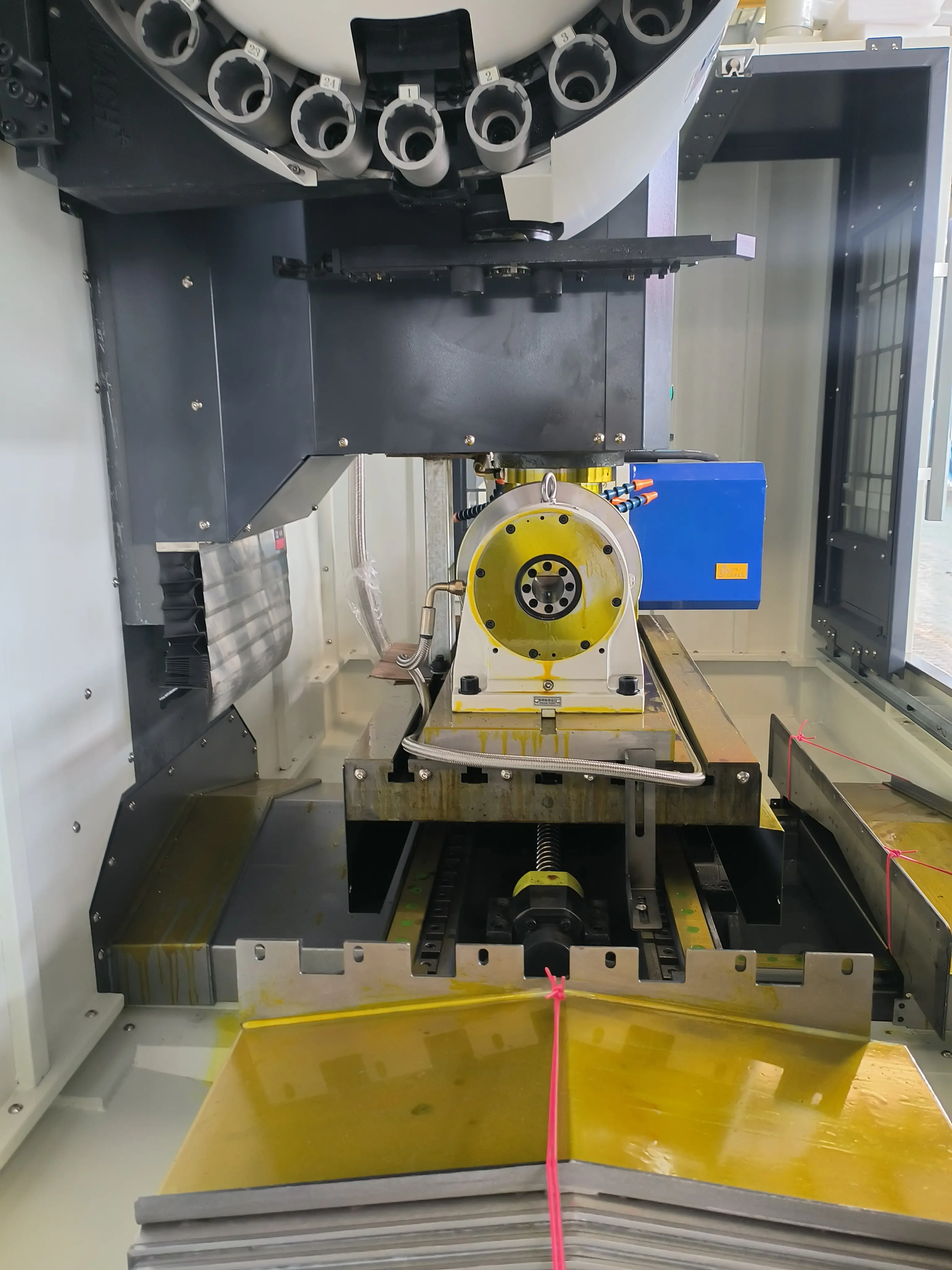 Фрезерный обрабатывающий центр с ЧПУ VMC850 (4-ая ось + Fanuc Oi-MF tf plus)