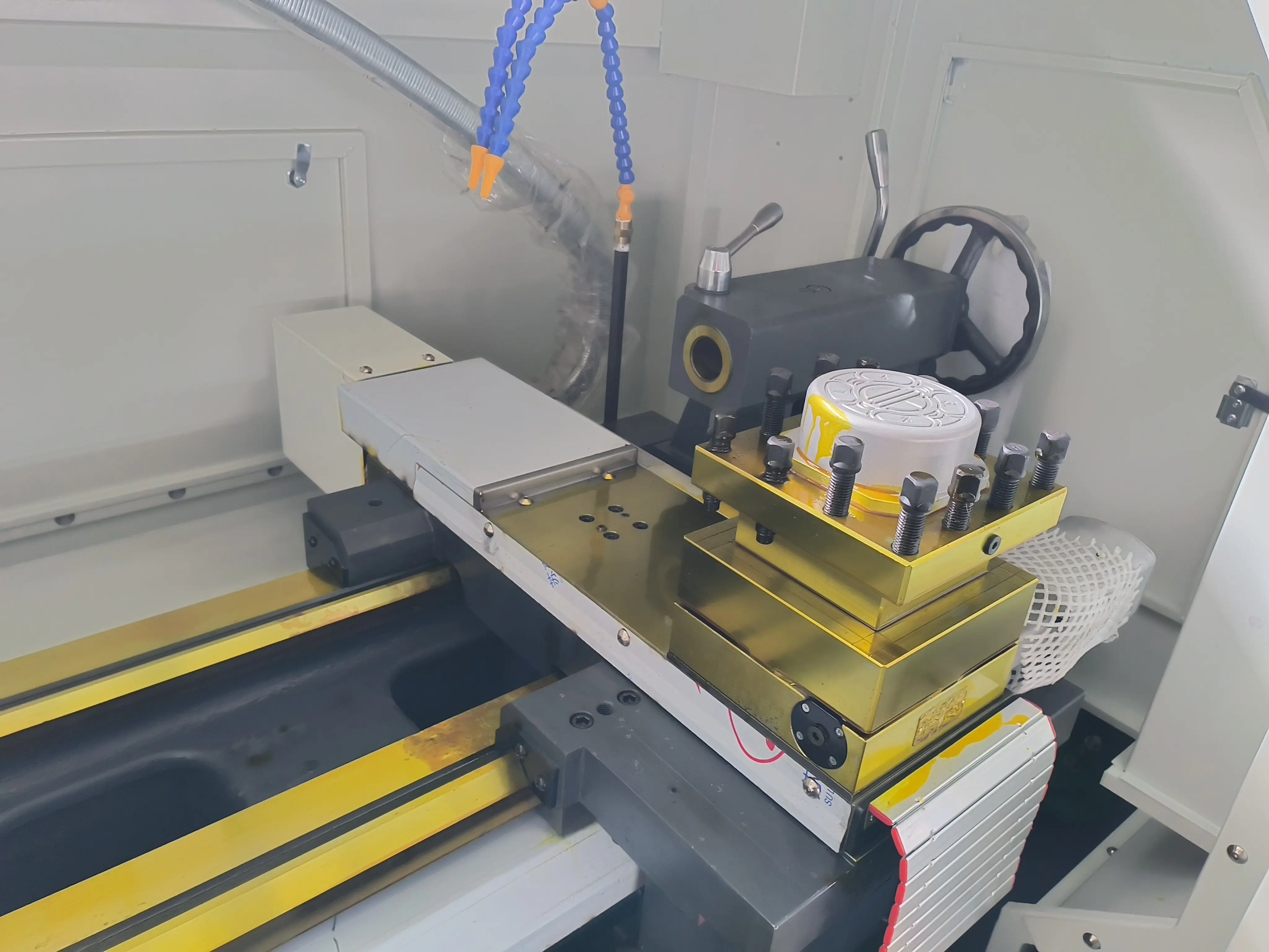 Токарный станок с ЧПУ REALREZ CK 6150х1000 GHM4 (утяжеленная станина)