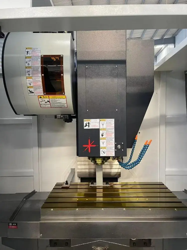 Фрезерный обрабатывающий центр с ЧПУ VMC850 (Siemens 828D)