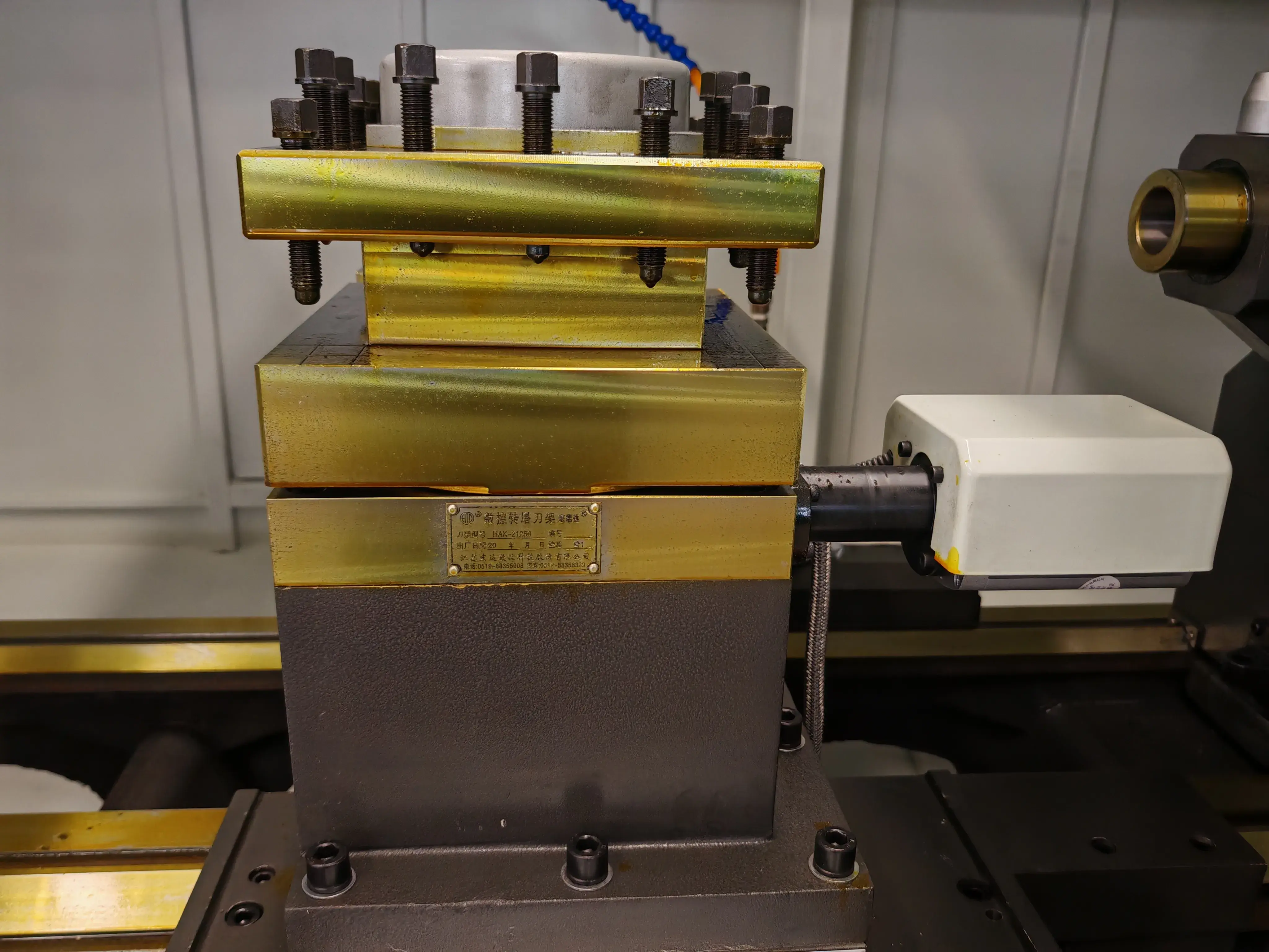 Токарный станок с ЧПУ Realrez CK 61100х1500 (GSK980TDC)