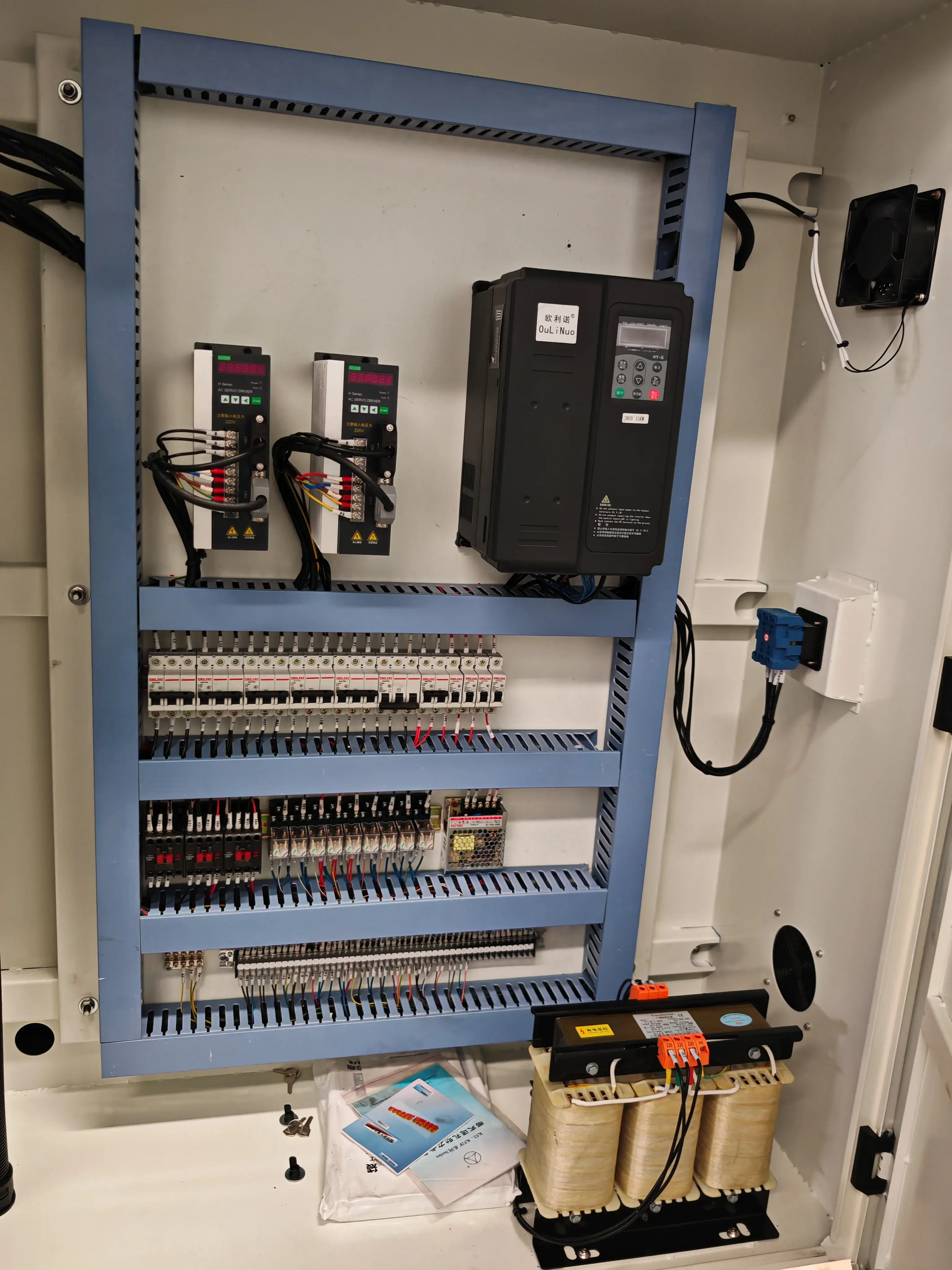 Токарный станок с ЧПУ Realrez CK 6163х1500 (GSK980TDC)