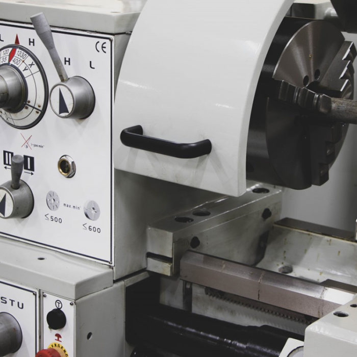 SPF-1000PS универсальный токарный станок с УЦИ