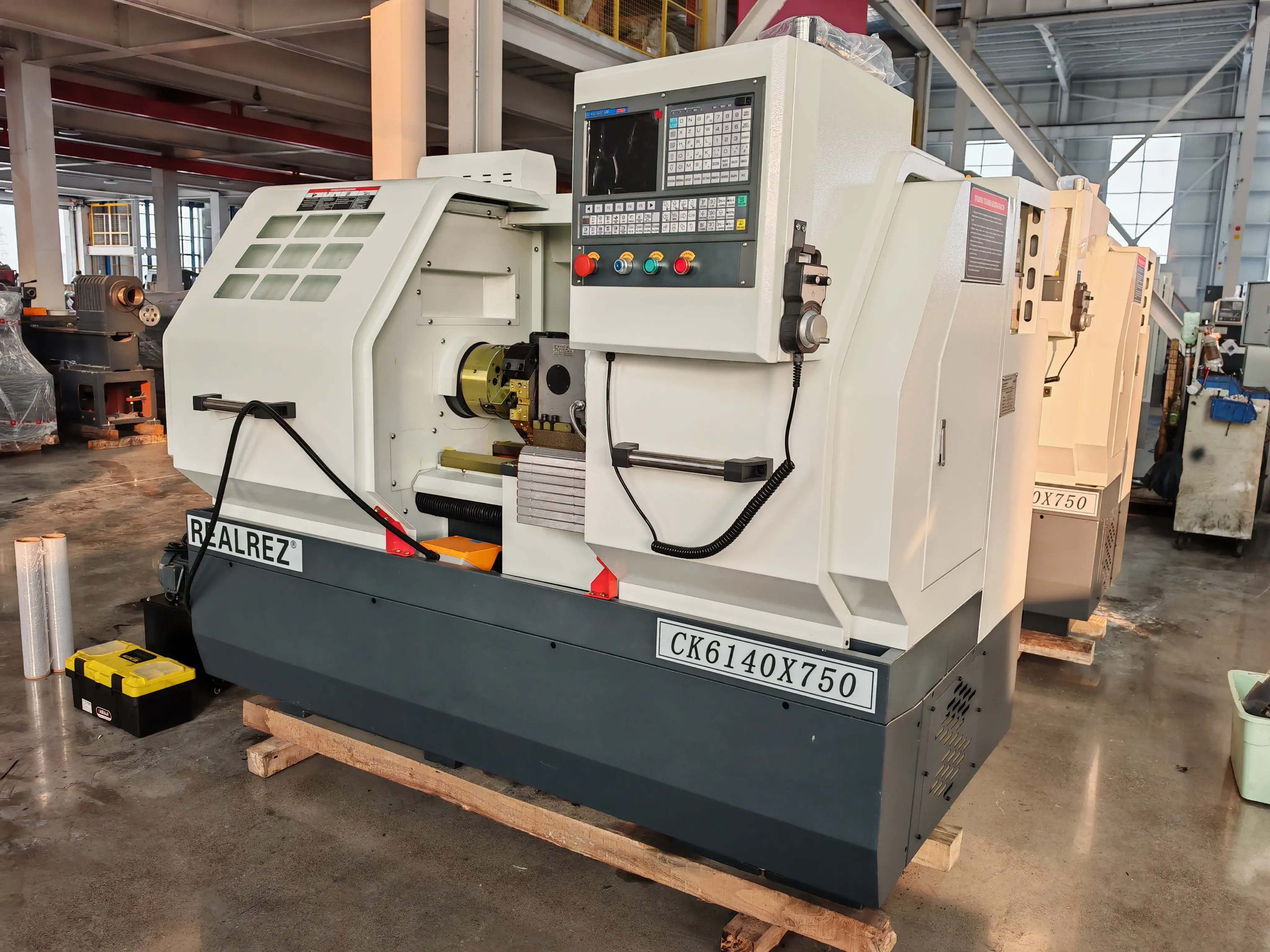 Токарный станок с ЧПУ Realrez CK 6140х750 GAH8